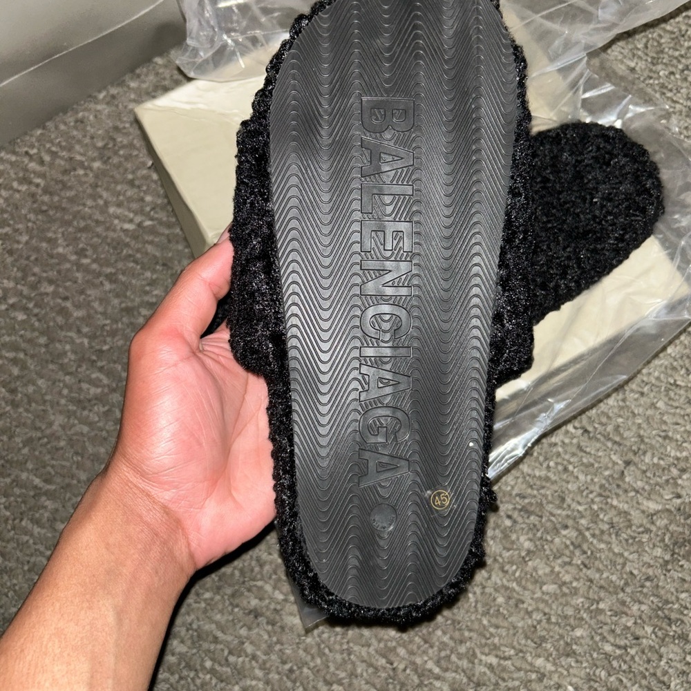Balenciaga Black Textured Slides - Picture 4 of 4